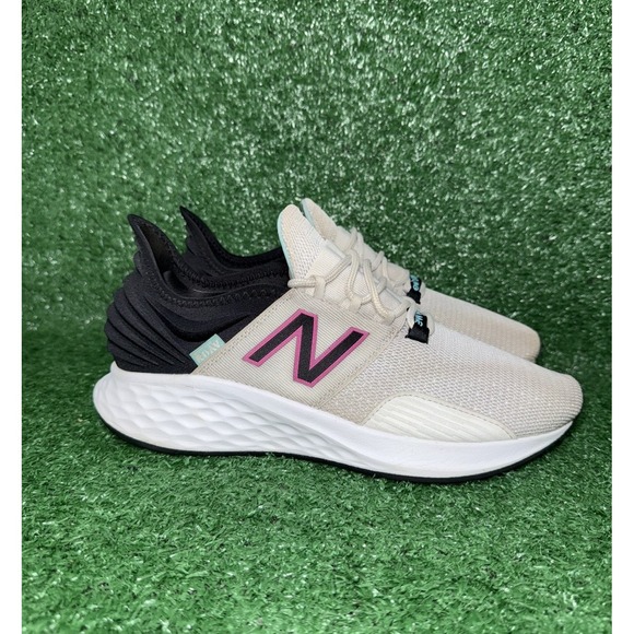 New Balance ROAV Fresh Foam Womens Size 9B White Athletic Sneakers Running Shoes - Picture 1 of 9